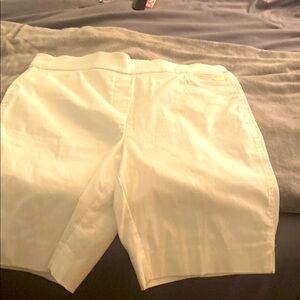 Anne Klein White Bermuda Shorts Classic Style